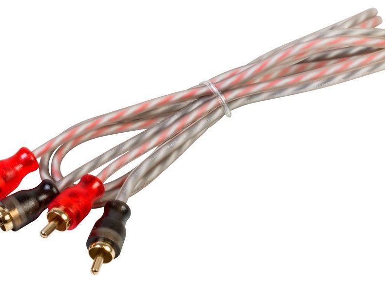 VIBE CLRCA1MB-V7 – RCA кабел с усукани проводници, изглед под ъгъл